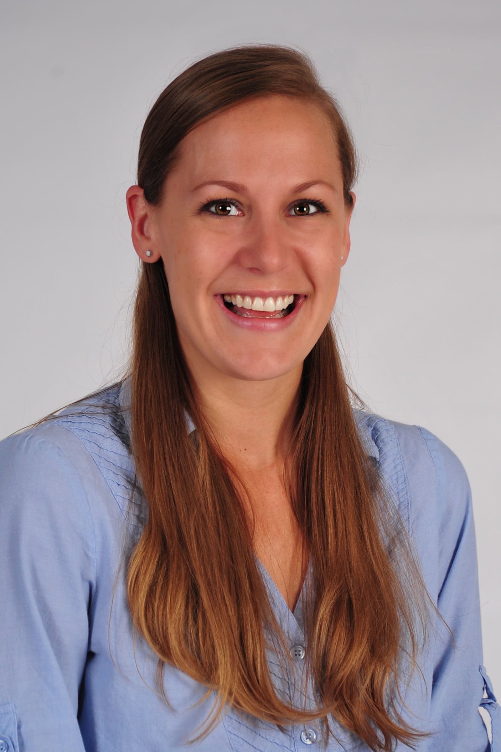 Portrait of Ellie, dental assistant at Dental Associates of Marquette