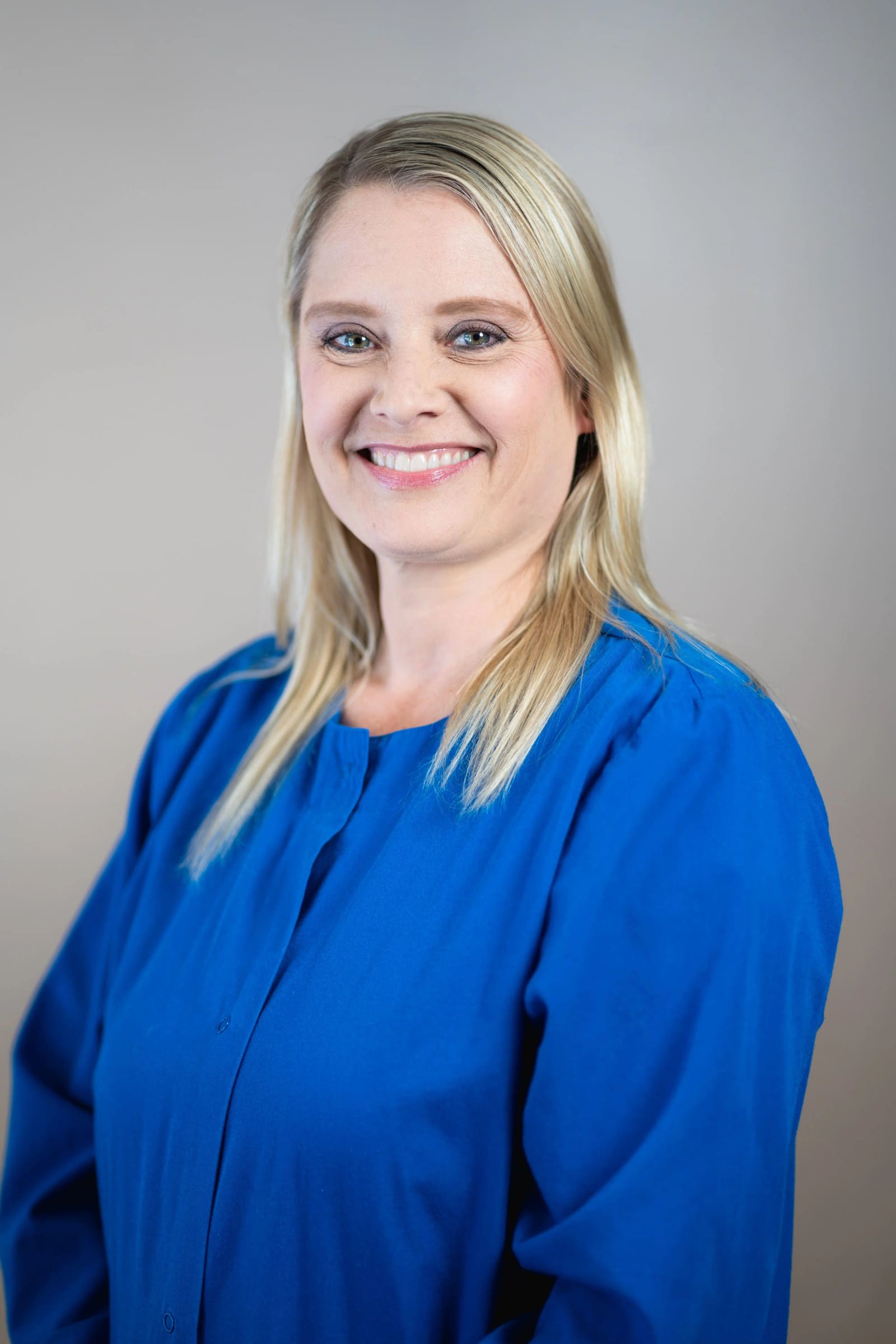 Portrait of Nicole, dental assistant at Dental Associates of Marquette