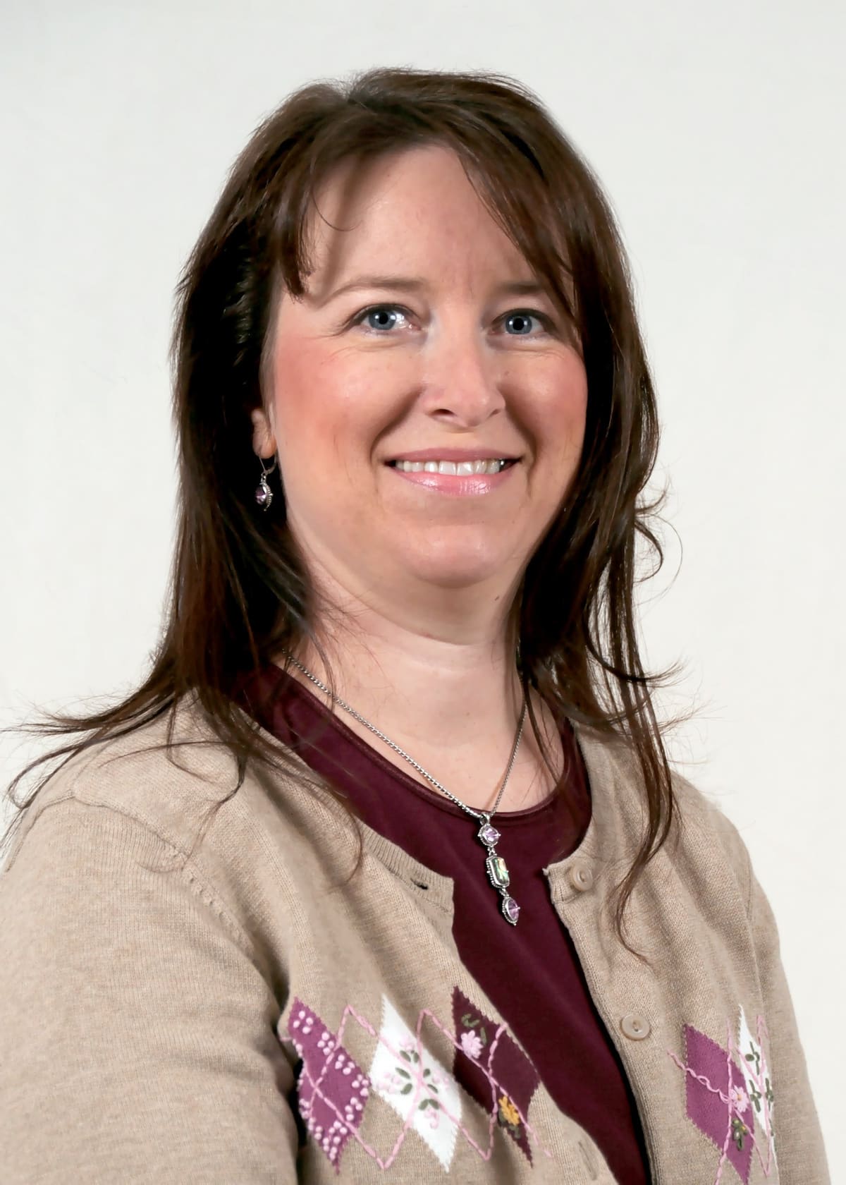 Portrait of Tracey, dental assistant at Dental Associates of Marquette